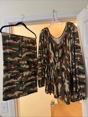 Karen T
 Camo Elastic-Waist pants and top- Green & Brown
